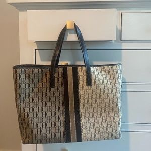 👜 Carolina Herrera Medium Shopping Bag in Canvas